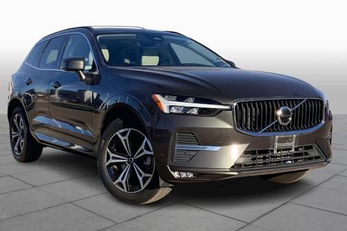 2022 Volvo XC60 B5 Momentum