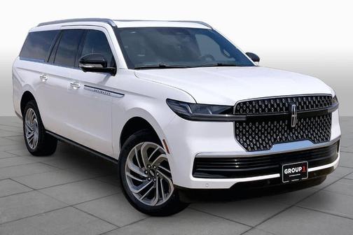 White 2026 Lincoln Navigator L Reserve