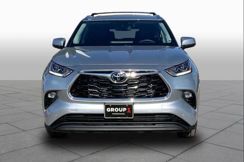 Celestial Silver Metallic 2025 Toyota Highlander Limited