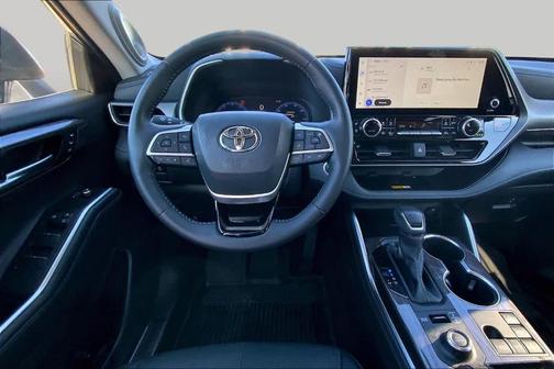 Celestial Silver Metallic 2025 Toyota Highlander Limited