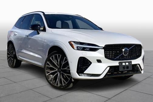 2024 Volvo XC60 B5 Ultimate Dark Theme
