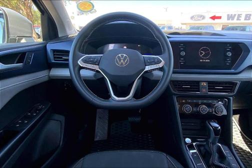 Pure Gray 2024 Volkswagen Taos 1.5T SE