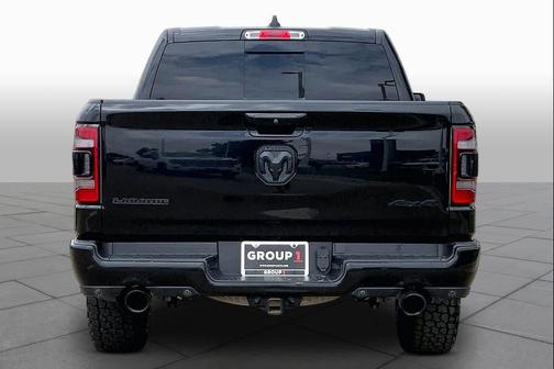 Diamond Black Crystal Pearlcoat 2019 RAM 1500 Laramie