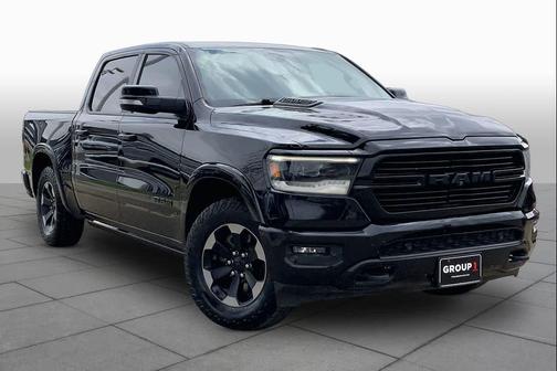 Diamond Black Crystal Pearlcoat 2019 RAM 1500 Laramie