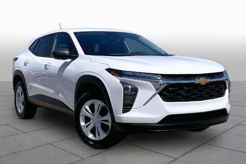 Summit White 2025 Chevrolet Trax LS