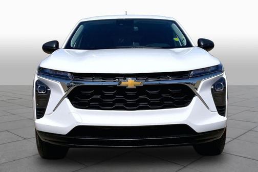 Summit White 2025 Chevrolet Trax LS