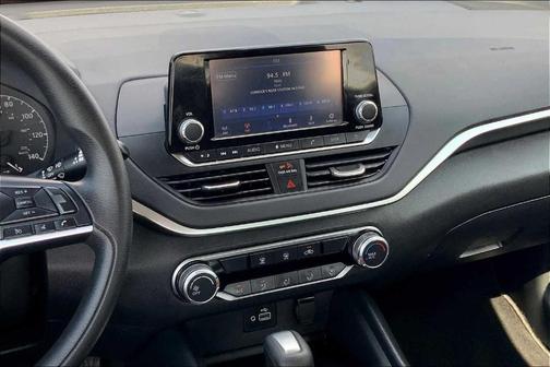 2022 Nissan Altima 2.5 S