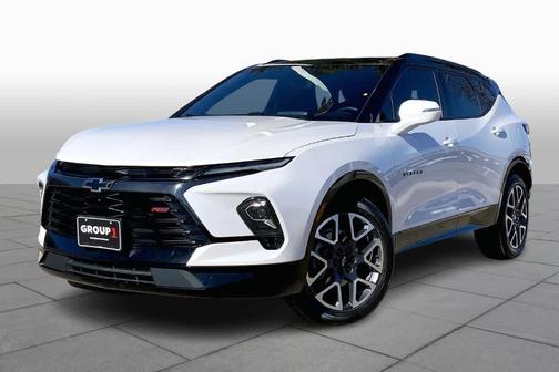 Iridescent Pearl Tricoat 2023 Chevrolet Blazer RS