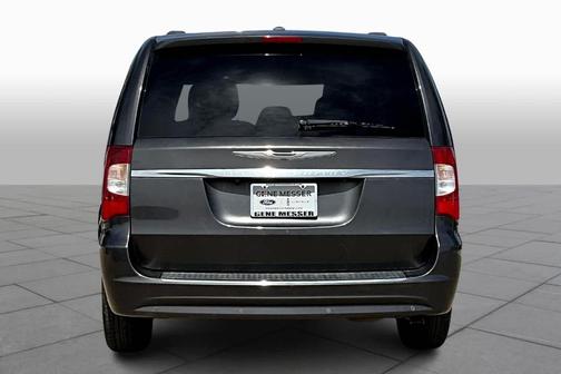 2015 Chrysler Town & Country Touring-L