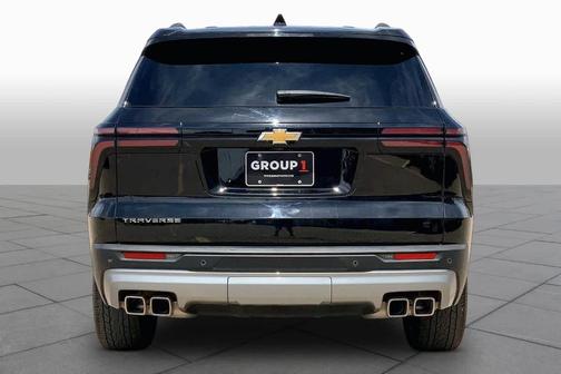 Mosaic Black Metallic 2025 Chevrolet Traverse LT