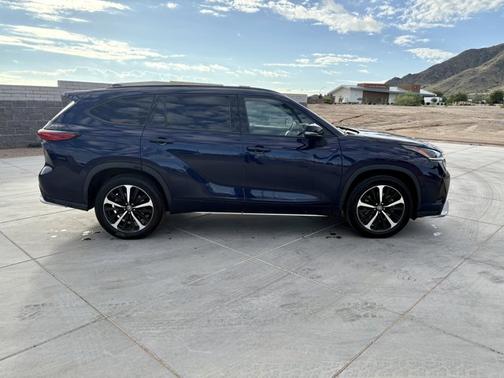 2022 Toyota Highlander XSE