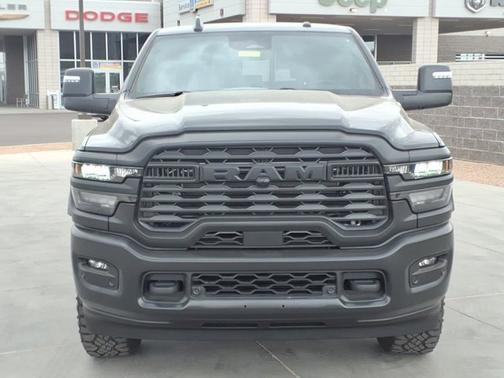 Diamond Black Crystal Pearlcoat 2026 RAM 2500 Warlock