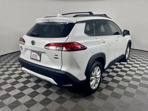 2024 Toyota Corolla Cross LE