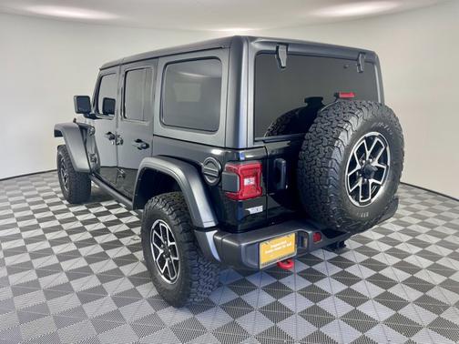 Black Clearcoat 2024 Jeep Wrangler Rubicon