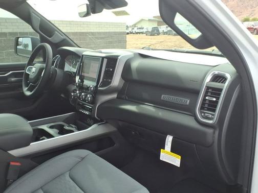 Bright White Clearcoat 2026 RAM 1500 Big Horn