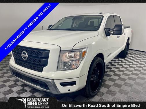 2021 Nissan Titan SV