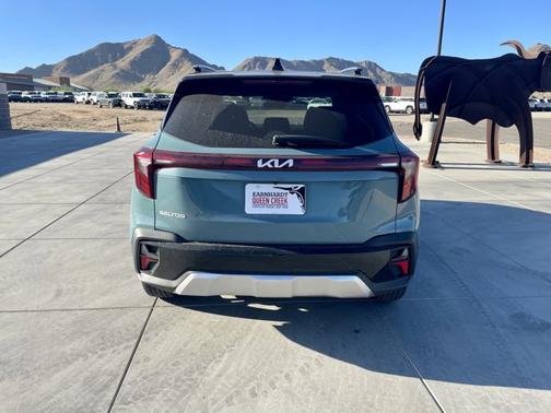 Pluton Blue/Black Roof 2024 Kia Seltos S