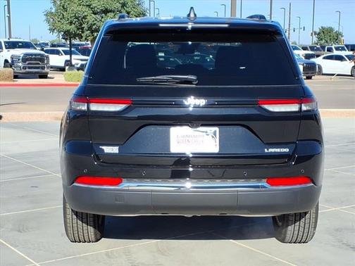 2025 Jeep Grand Cherokee Laredo X