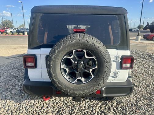 Bright White Clearcoat 2023 Jeep Wrangler Rubicon