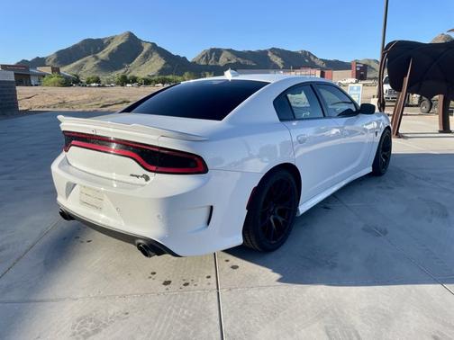 2016 Dodge Charger SRT Hellcat