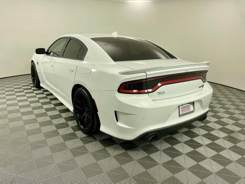 2016 Dodge Charger SRT Hellcat