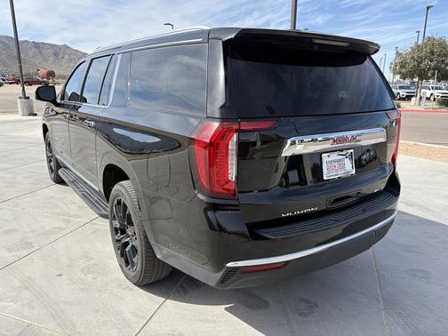 2022 GMC Yukon XL SLT