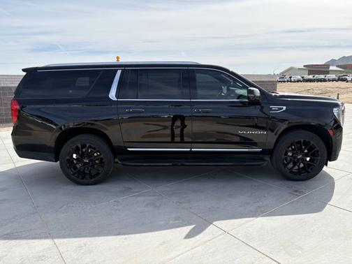 2022 GMC Yukon XL SLT
