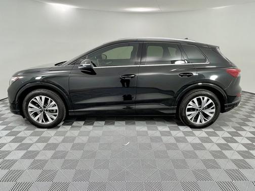 2024 Audi Q4 e-tron Premium Plus