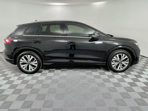 2024 Audi Q4 e-tron Premium Plus