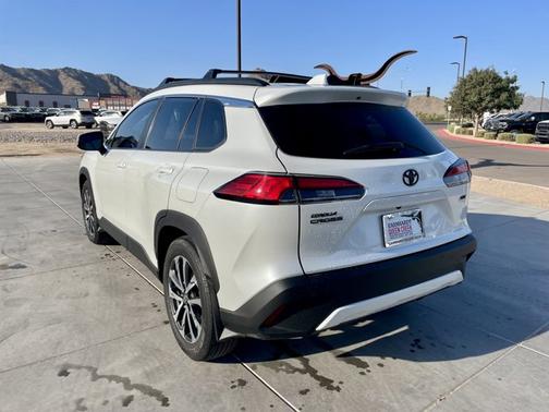 2024 Toyota Corolla Cross XLE