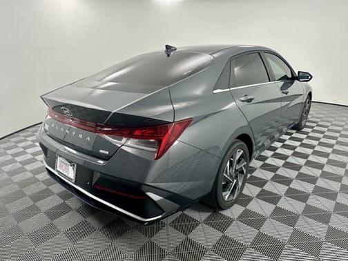 2024 Hyundai ELANTRA HEV Limited