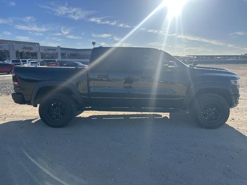 Diamond Black Crystal Pearlcoat 2021 RAM 1500 TRX