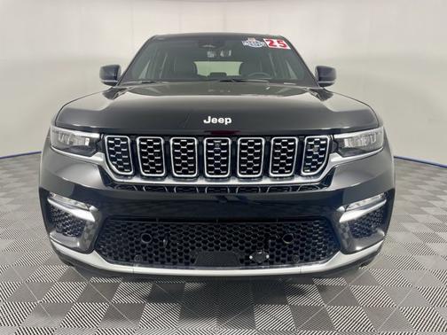 Diamond Black Crystal Pearlcoat 2025 Jeep Grand Cherokee Summit Reserve