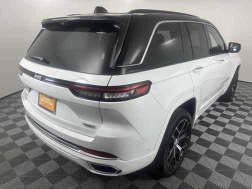 Bright White Clearcoat 2024 Jeep Grand Cherokee Summit Reserve