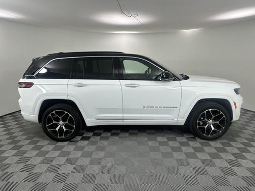 Bright White Clearcoat 2024 Jeep Grand Cherokee Summit Reserve