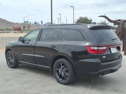 DB Black Clearcoat 2026 Dodge Durango GT HEMI V8