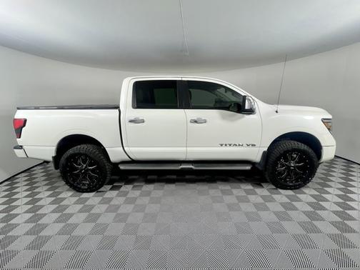 2020 Nissan Titan SL
