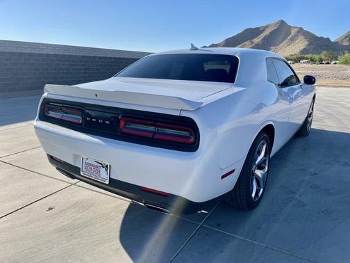 2016 Dodge Challenger SXT