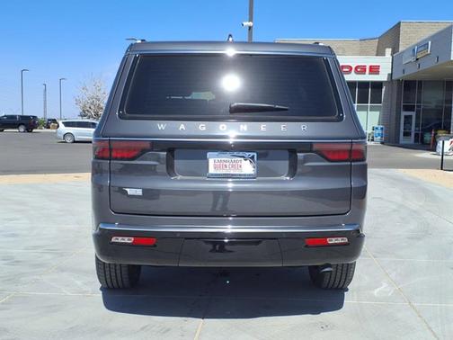 2025 Jeep Wagoneer Base
