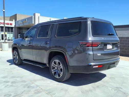 2025 Jeep Wagoneer Base