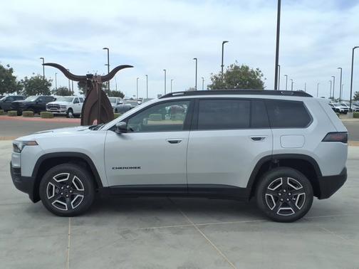 Silver Zynith Clearcoat 2026 Jeep Cherokee Limited