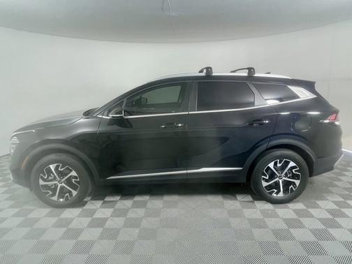 Ebony Black 2024 Kia Sportage EX