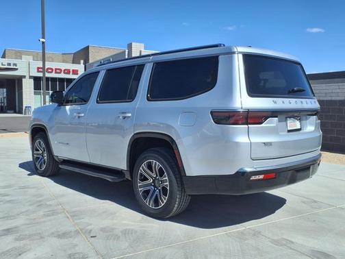 2025 Jeep Wagoneer Base