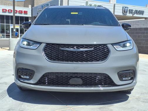 2025 Chrysler Pacifica Hybrid Premium S Appearance Pkg