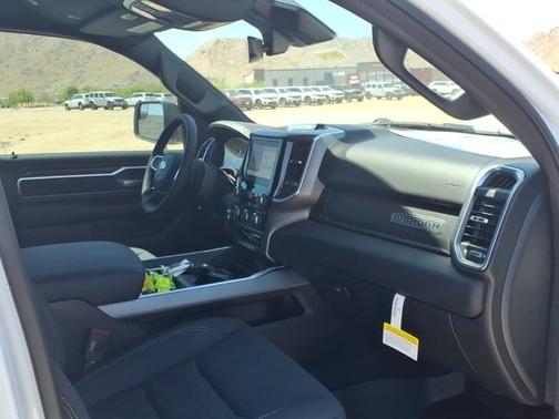 Bright White Clearcoat 2026 RAM 1500 Big Horn