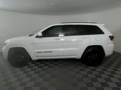 Bright White Clearcoat 2019 Jeep Grand Cherokee Altitude
