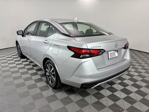2023 Nissan Versa SV