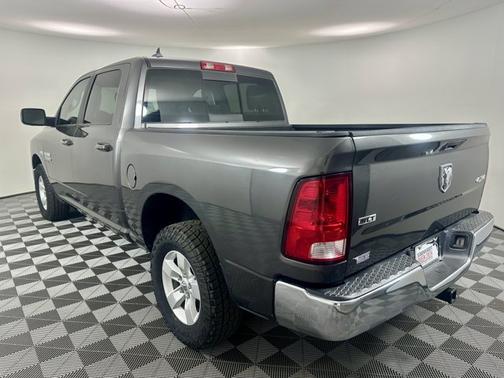 Granite Crystal Metallic Clearcoat 2019 RAM 1500 SLT