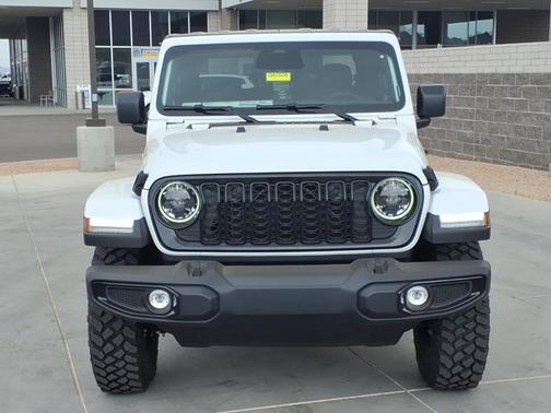 Bright White Clearcoat 2026 Jeep Gladiator Willys