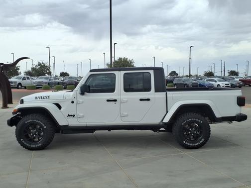 Bright White Clearcoat 2026 Jeep Gladiator Willys